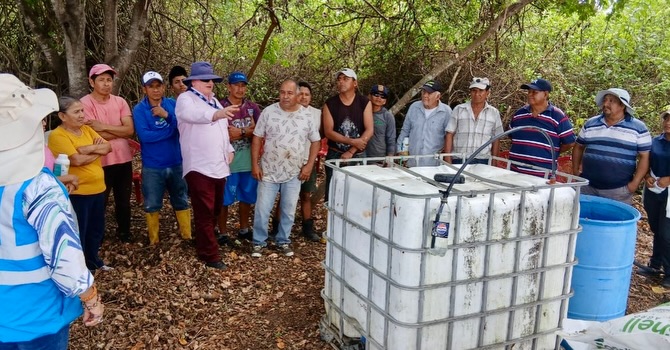 Prefectura del Guayas capacita a agricultores de San Lorenzo del Mate en biofertilizantes